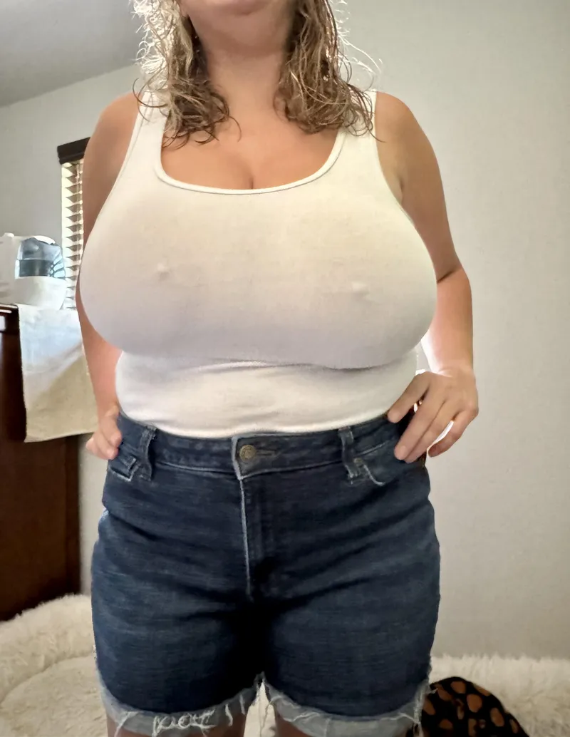 Thumbnail Fresh and Braless: A Comfortable Choice by yourbustyneighbor