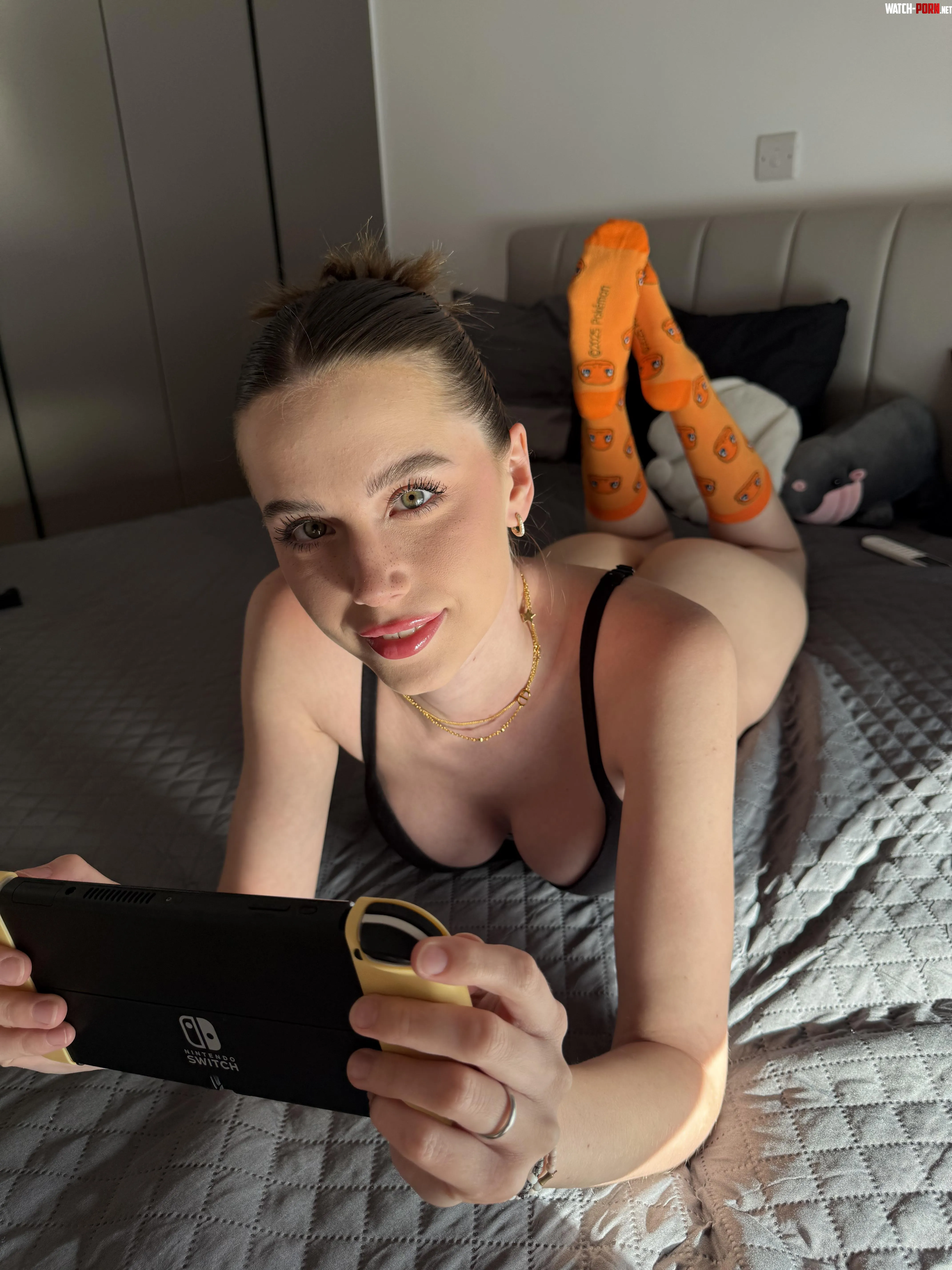 Nerdy girl that loves switch [f] by Justacutienere