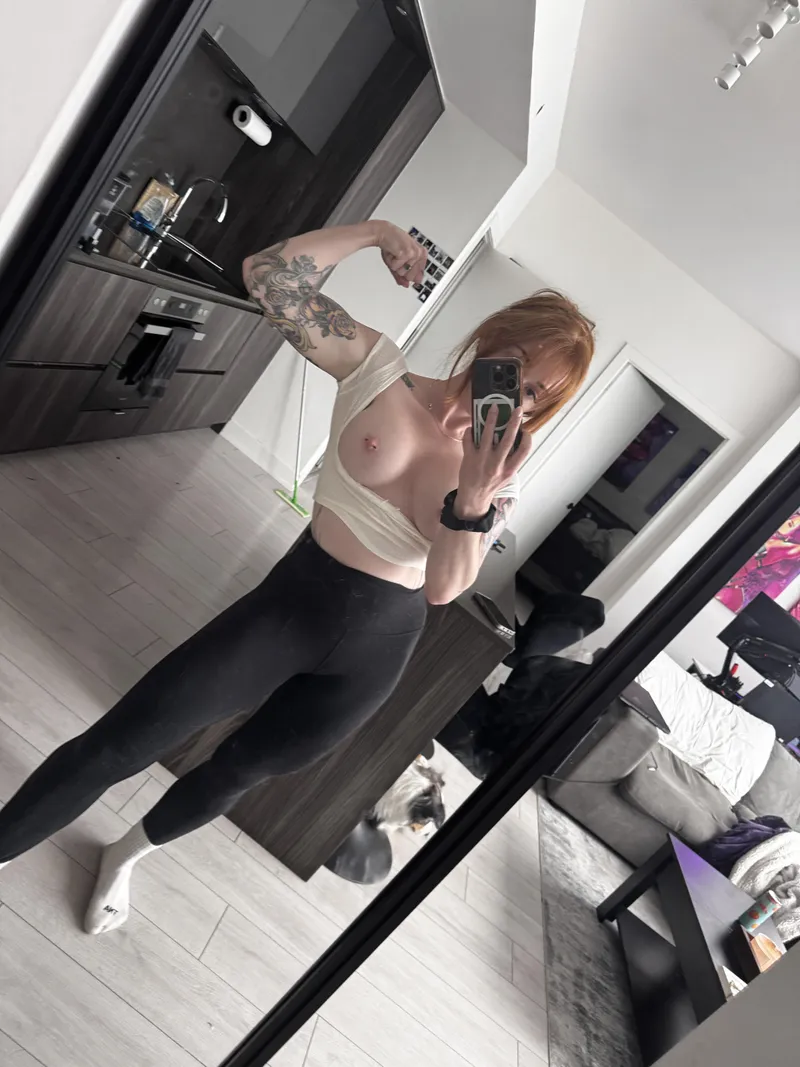 Thumbnail Flexing the Biceps: Unveiling fit_GingR's Charm in fbb_NSFW World