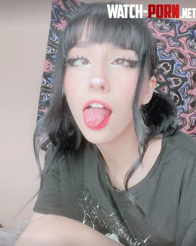 Im sure you'll cum 10x faster with my face like this by smileyimlookin