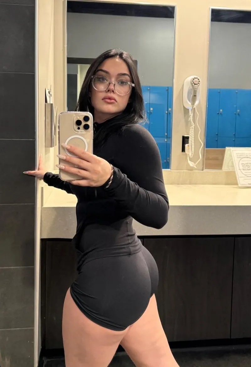 Thumbnail Spoiling Temptation: A MirrorSelfie Fantasy by justonmyburner