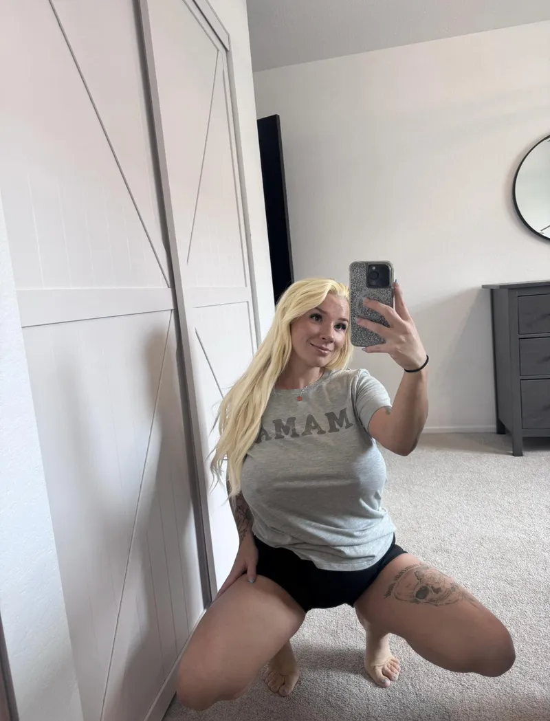 Thumbnail Braless Weekends Unveiled: alexisbaileyukulele's Daring Escapes