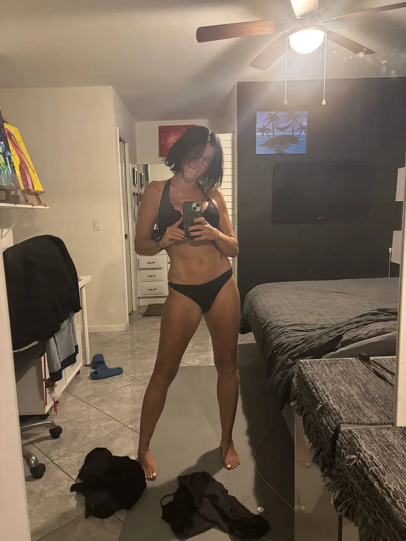 Thumbnail realsexxyladdyy: 52-Year-Old Mom - What Do You Think? | TotalBabes
