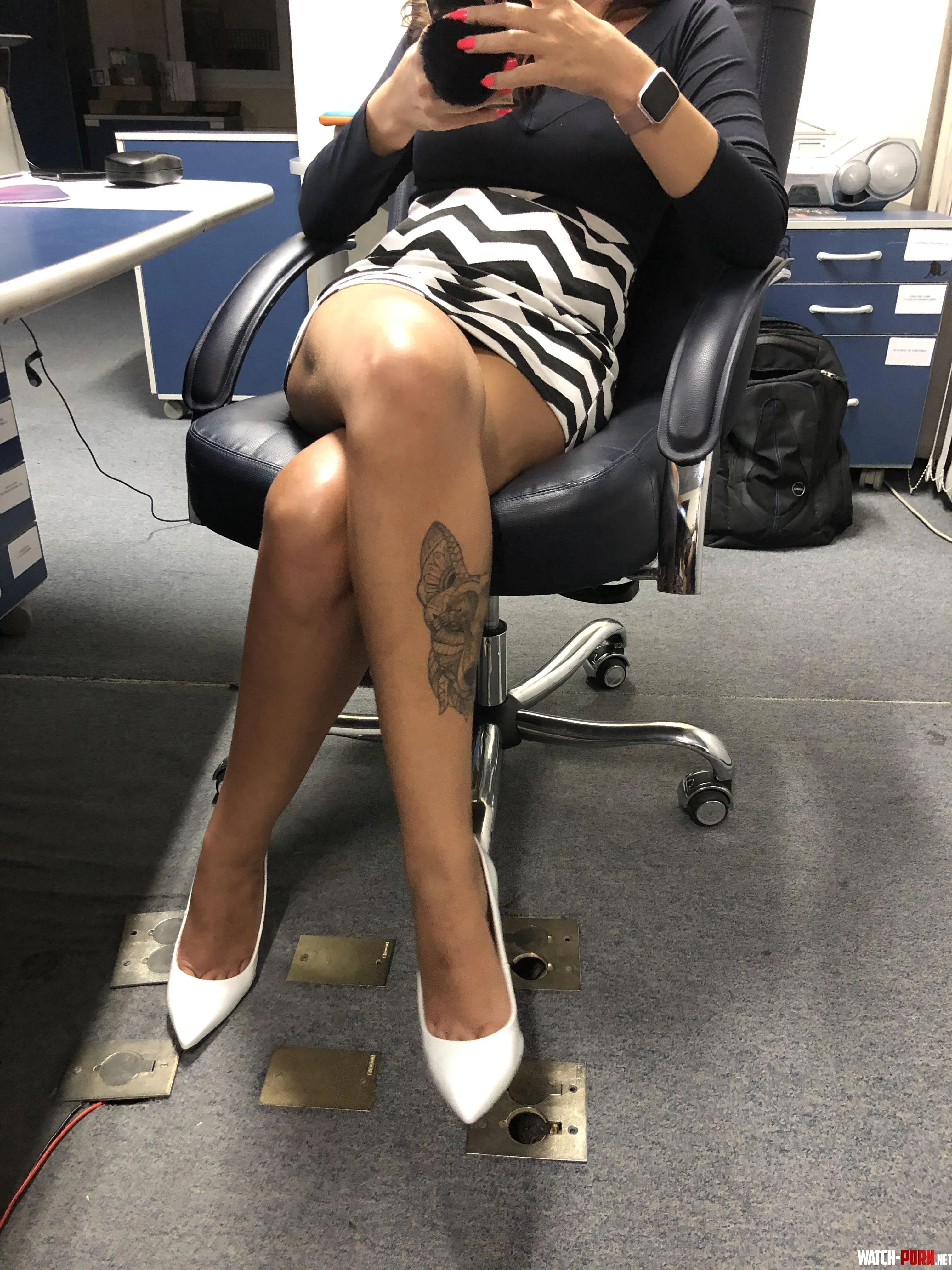 I wonder why the employees spend so much time in the office… by Dream_gf