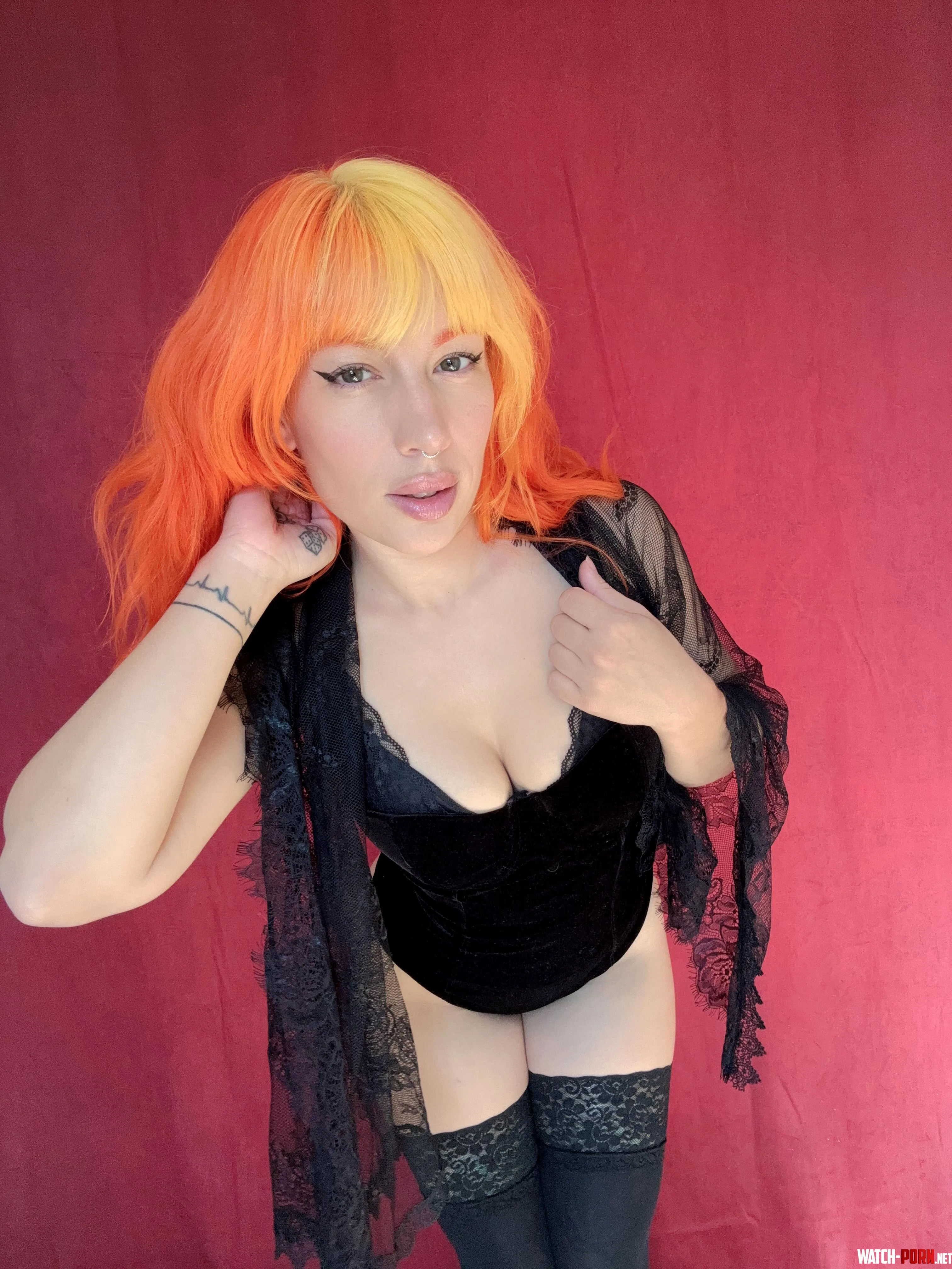 Electric hair girl (LivayDPunk) by livaydpunk