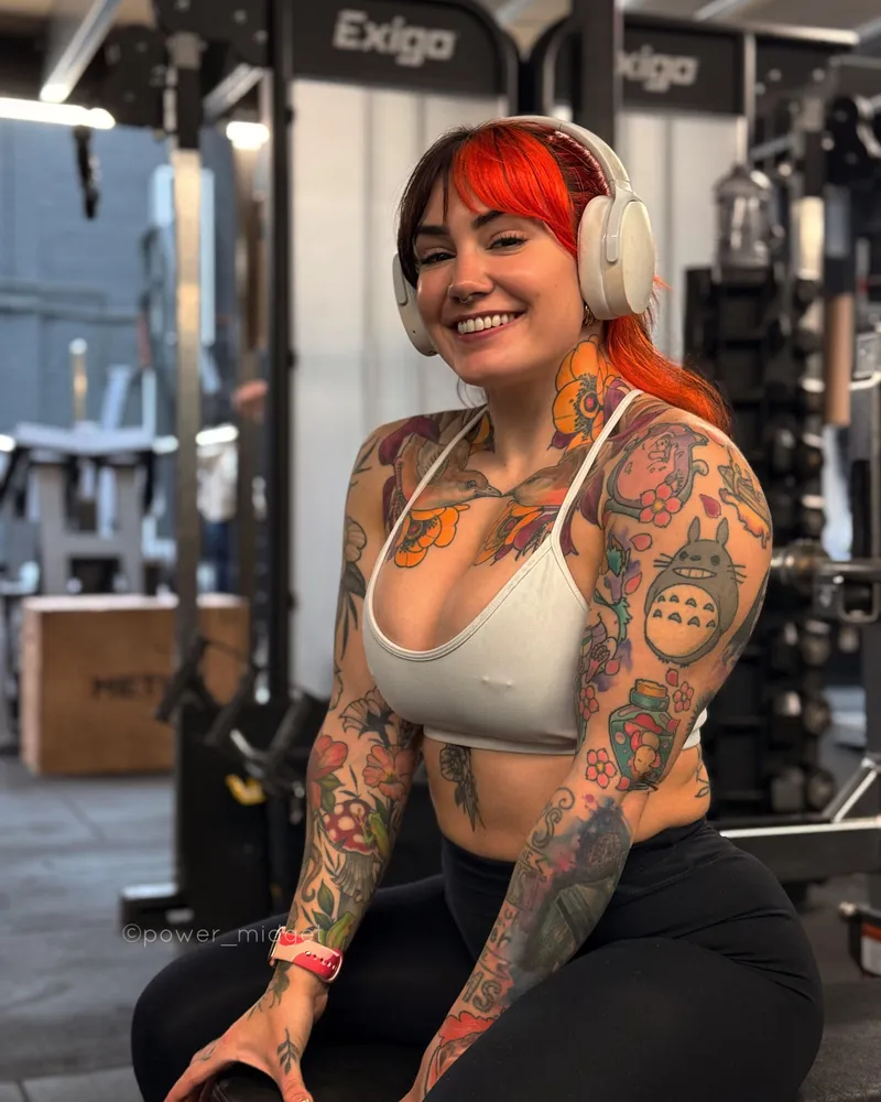 Thumbnail Bench Day Smiles by power_midget in ThickFit Category