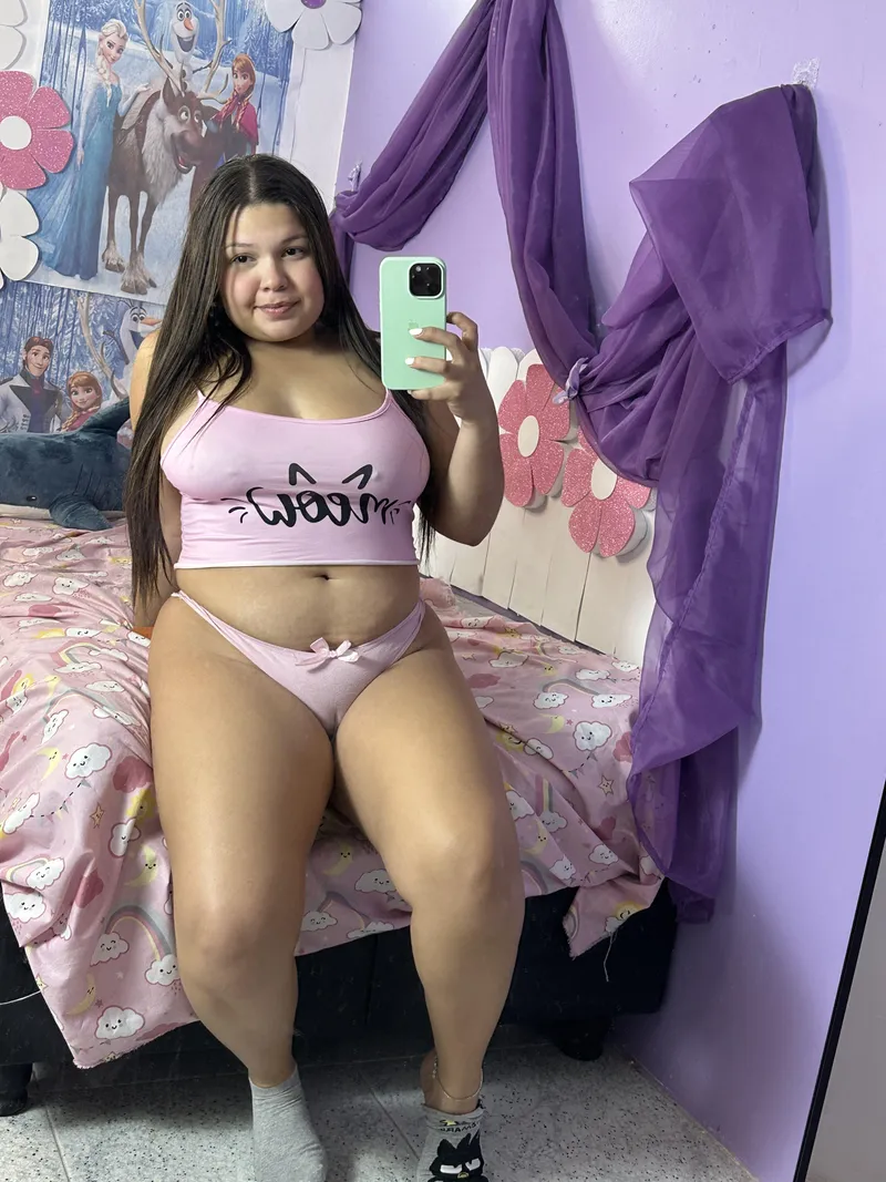 Thumbnail gigglybaby_ Expresses Total Interest in You