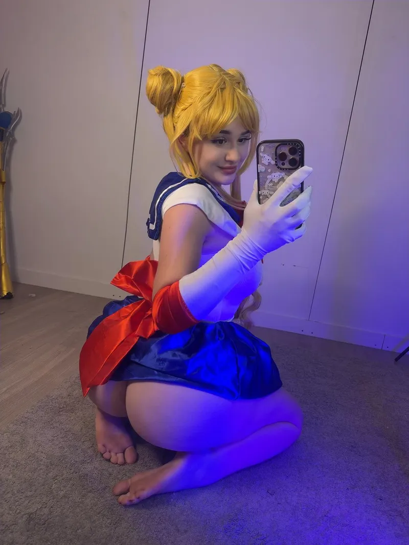 Thumbnail Sailor Moon Cosplay by Graciewaifux | Exquisite cosplaybutts Creations
