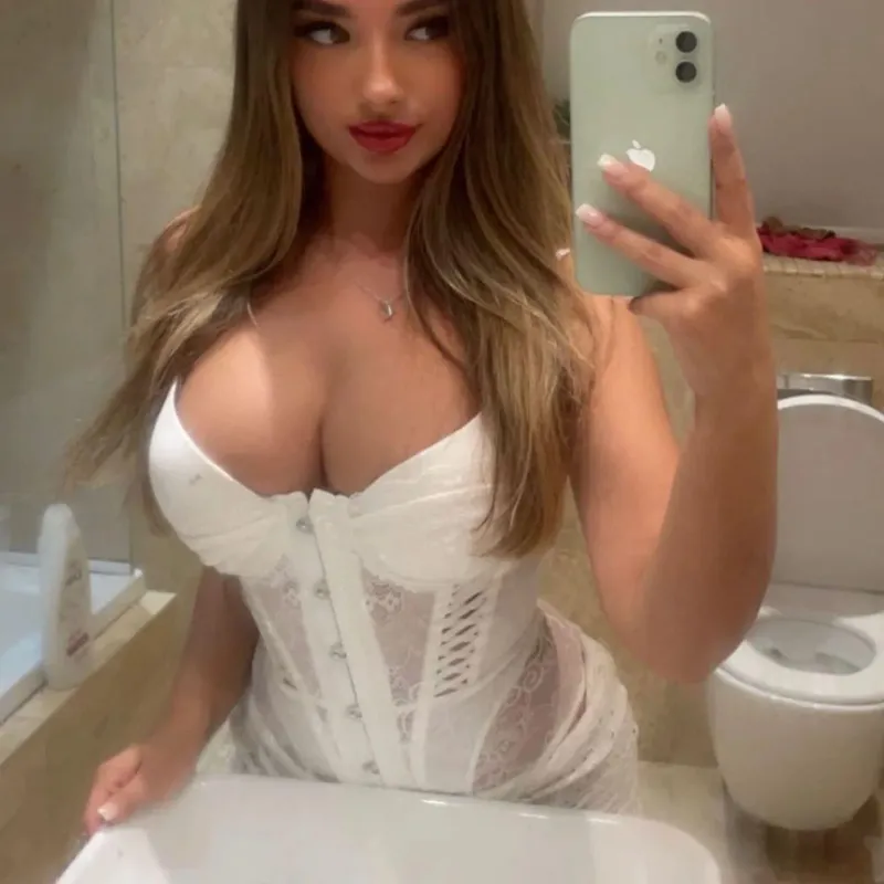 Thumbnail Sensual Invitation: Exploring Mirror Play with emmalittleslut