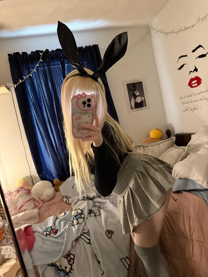Thumbnail Feral Allure: Unveiling petiteschoolgirlxo's Mystique in BunnyGirls