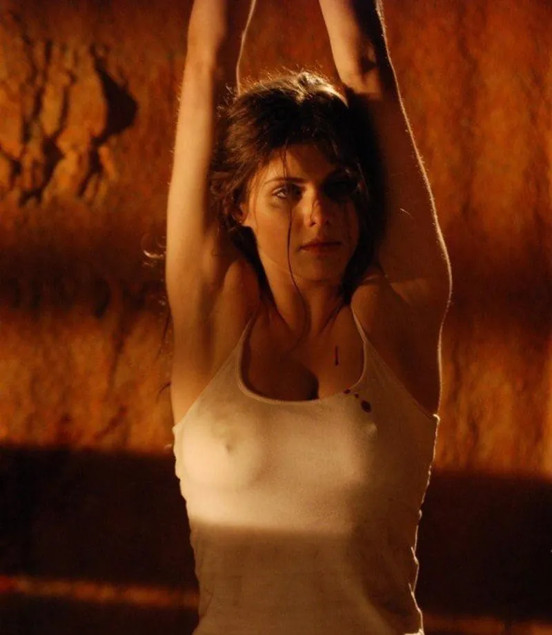 Thumbnail Glimpse into Alexandra Daddario's Charms - celeb_head