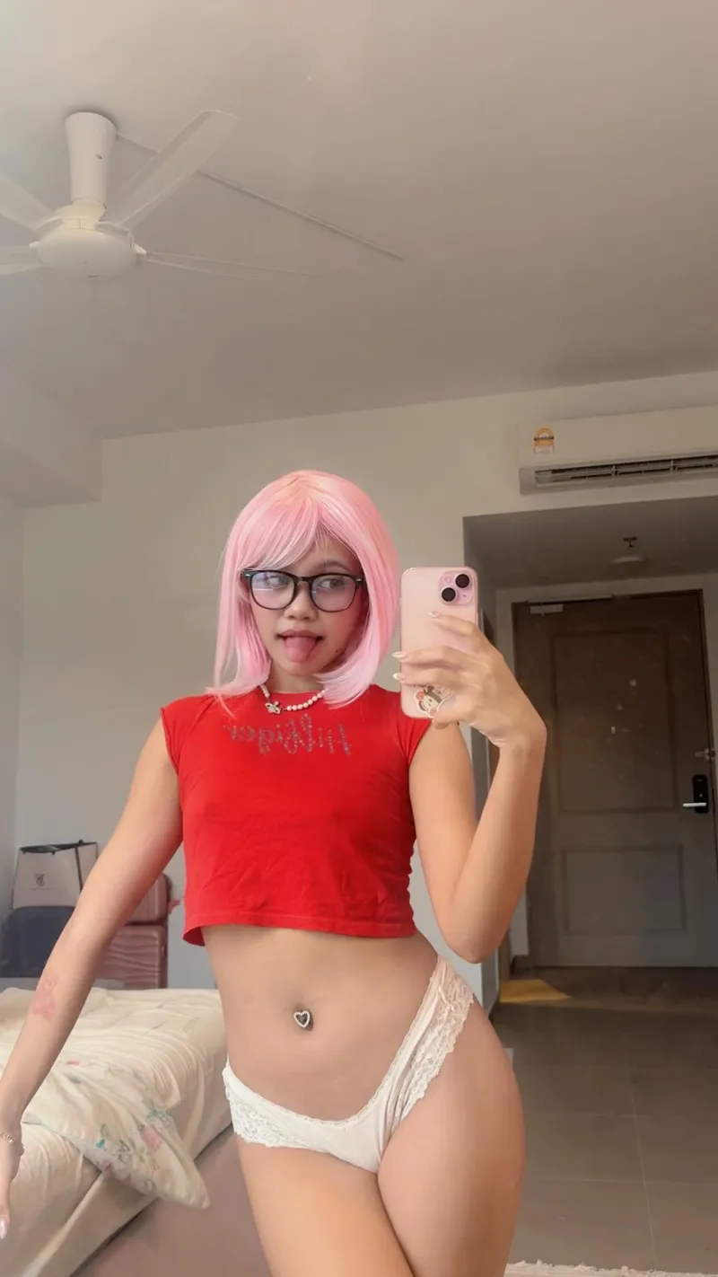 Thumbnail Pixel_Peachyy Spreads Cheer in Croptopgirls World