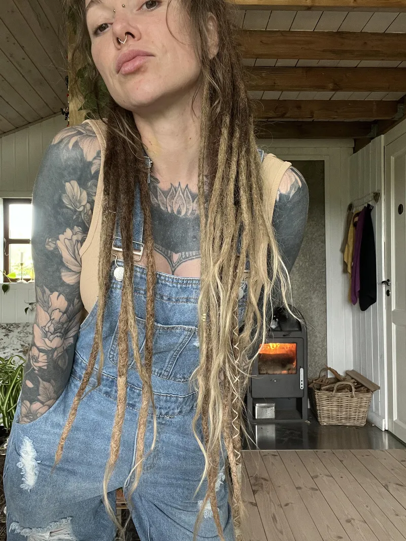 Thumbnail Gardening vs. Floor Sex: A Tough Choice by QuickThought4278 in PunkGirls
