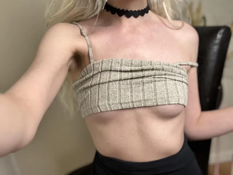 Thumbnail LanaPeaches__ Teases with Itty Bitty Underboob Showcase | funsized Category