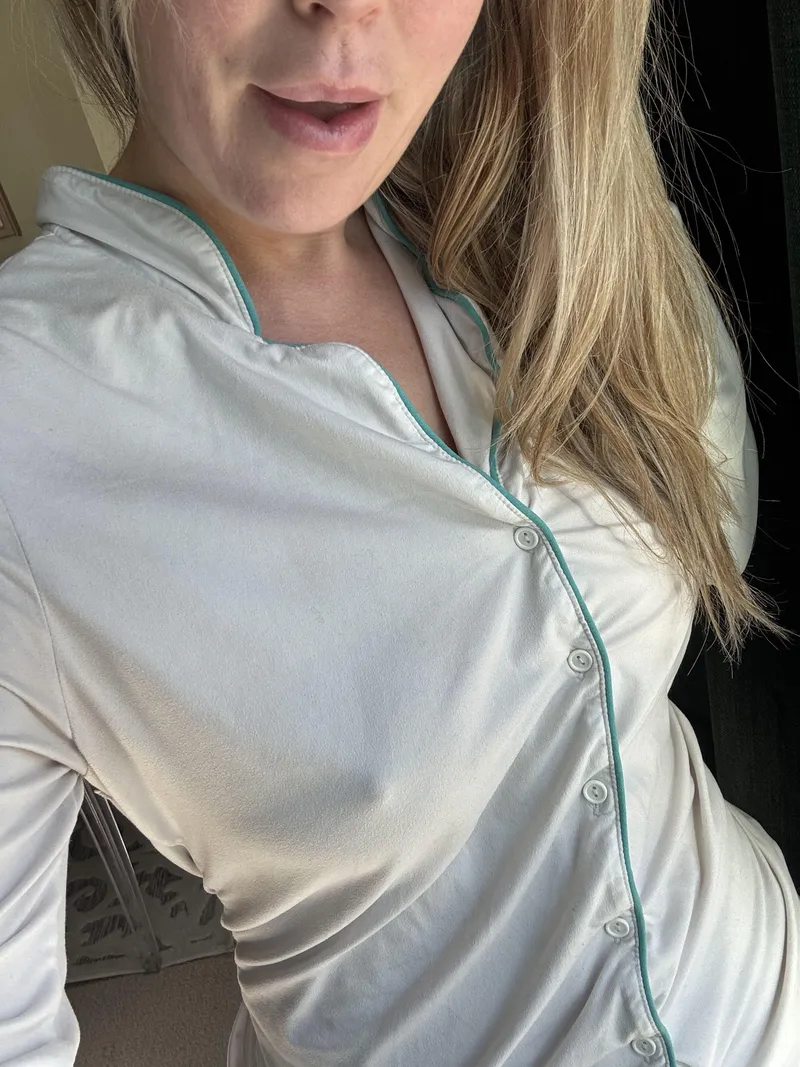 Thumbnail legally_mel Awakens to Sunshine: Braless Days, Radiant Vibes