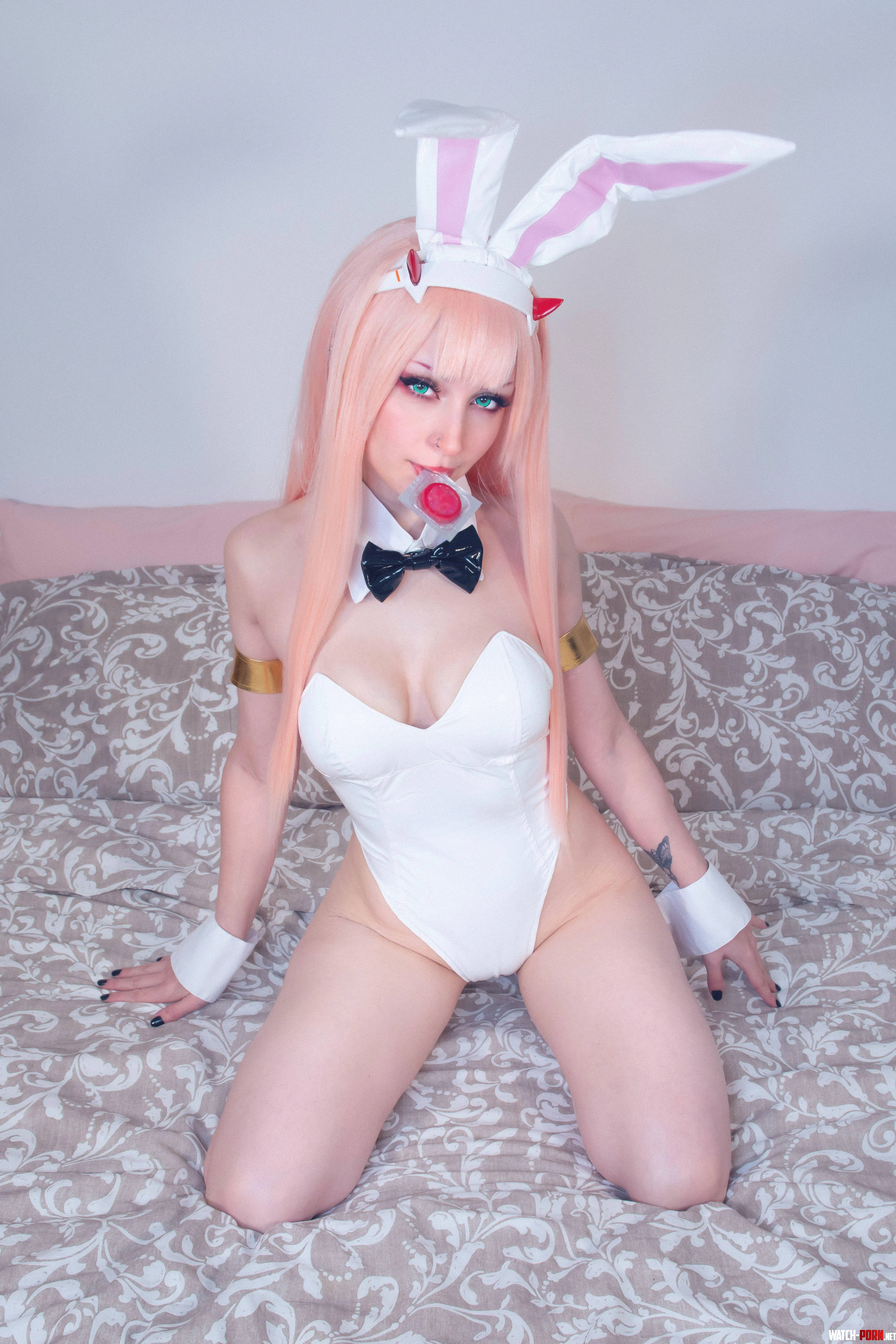 Zero Two loves 6 inch carrots by kuropuppi