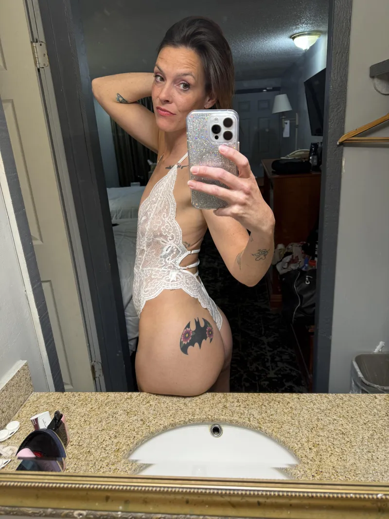 Thumbnail Meet the Fit 36-Year-Old Mama by Hedontastical