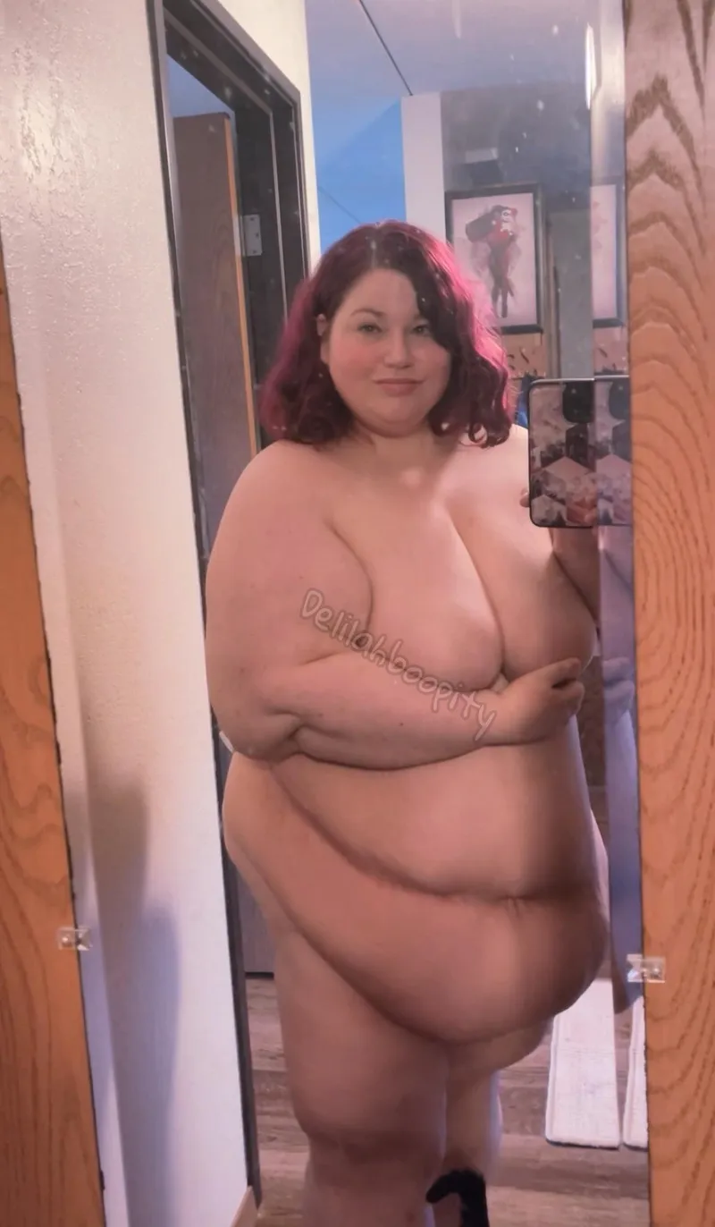 Thumbnail Goblin Mirror Selfies: A Peek into Delicious_Delilah's SSBBW Realm