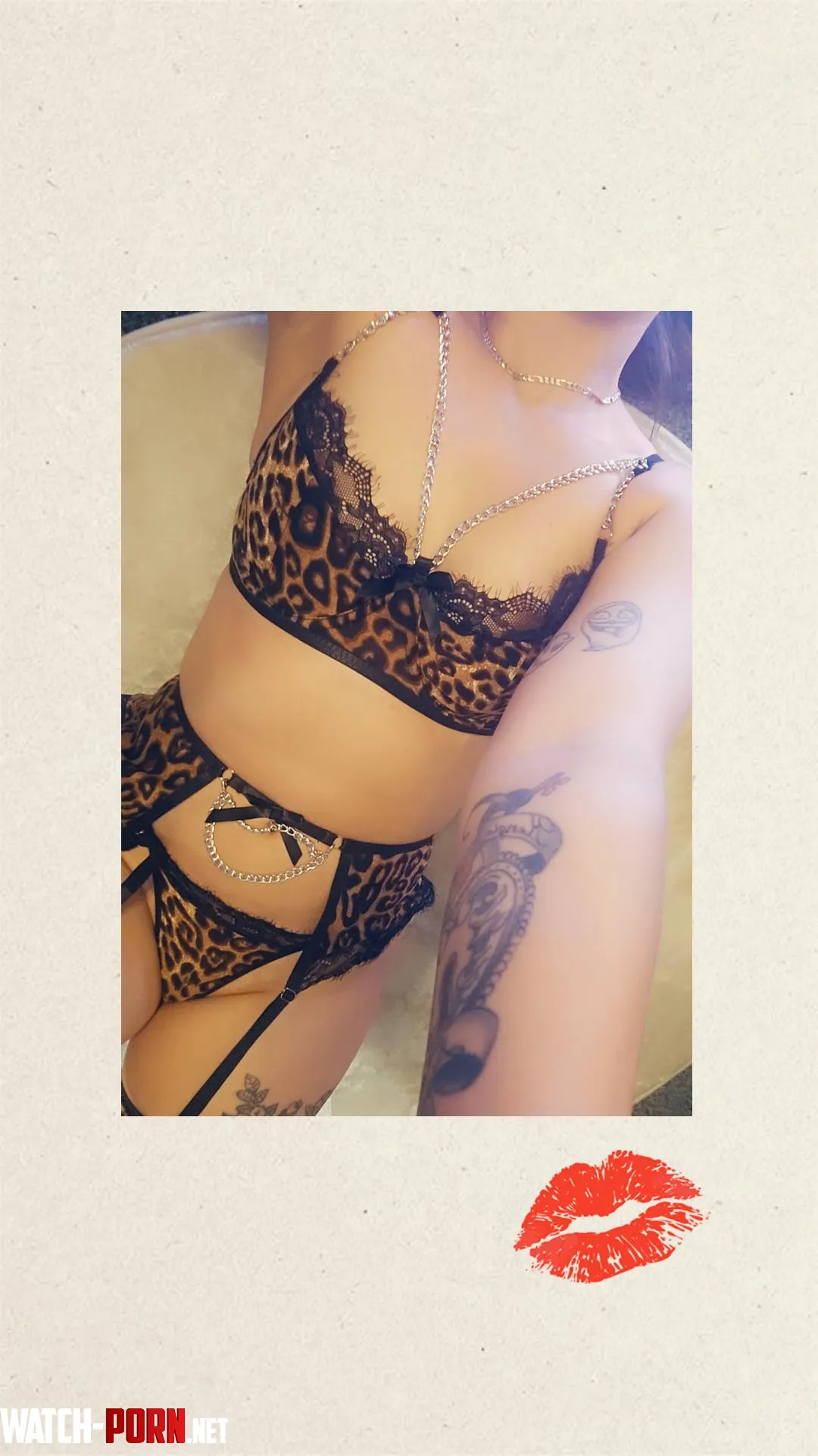 Please give me a follow I had to get a new account @pixierose24 by pixierose24