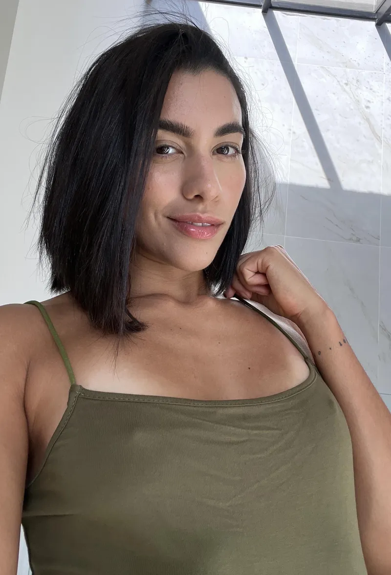 Thumbnail Intimate Home Selfie for You by Brinnickenn | shorthairchicks