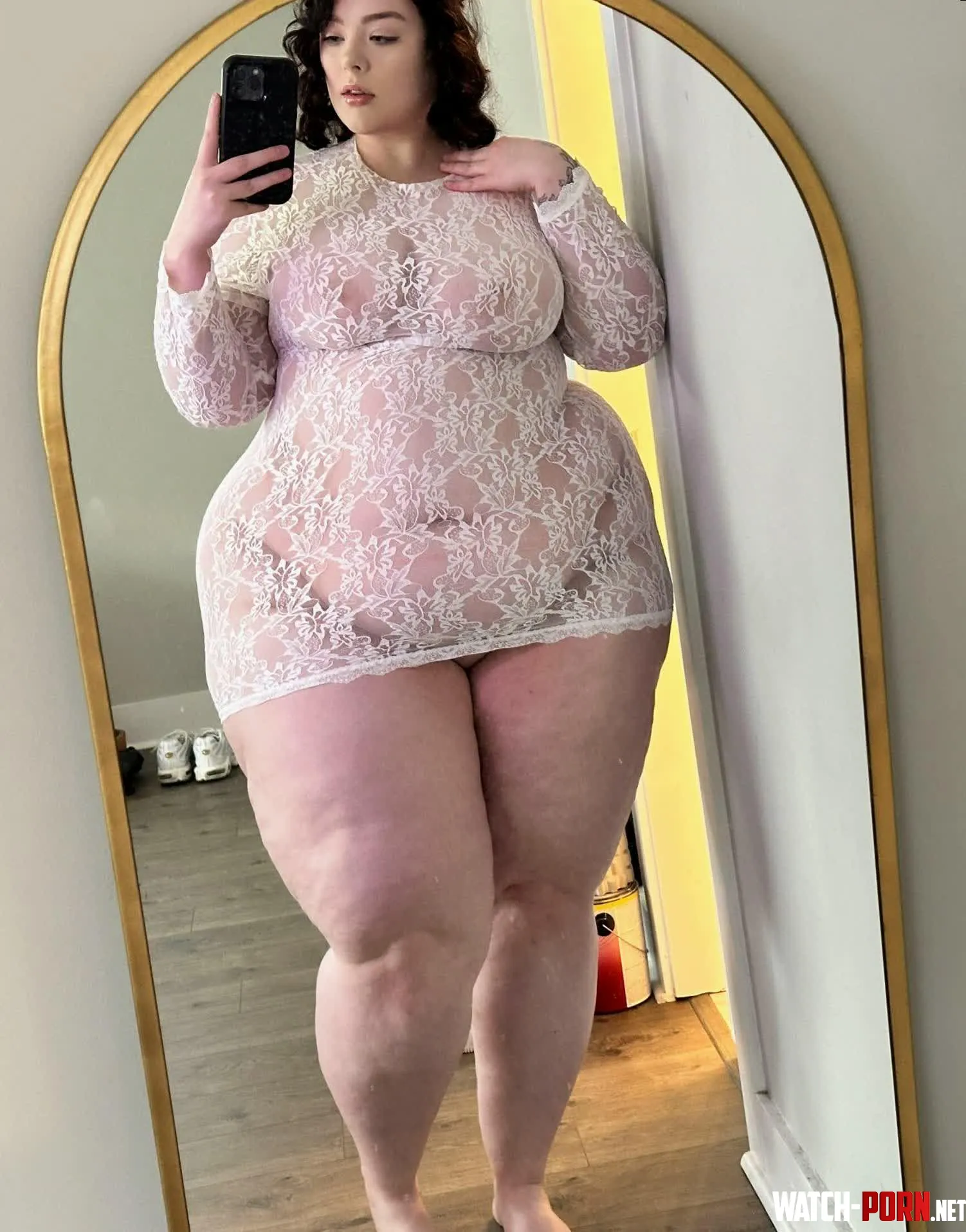 All the weight goes to my thigh and hips by Snowangelcake