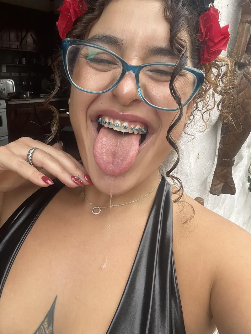 Thumbnail Curlyydoll's Reflective Photo Journey in spitfetish Category