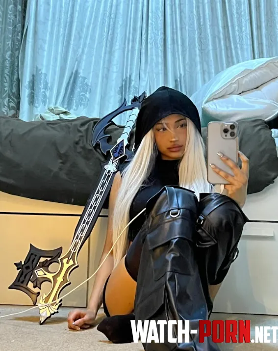 I like to look as my favorite character by MonroeKapital