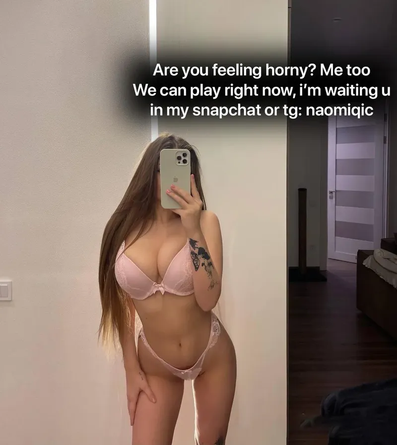 Thumbnail CrysisLink: Delving into Quiet Moments with Naomiqic in Armpit Fetish