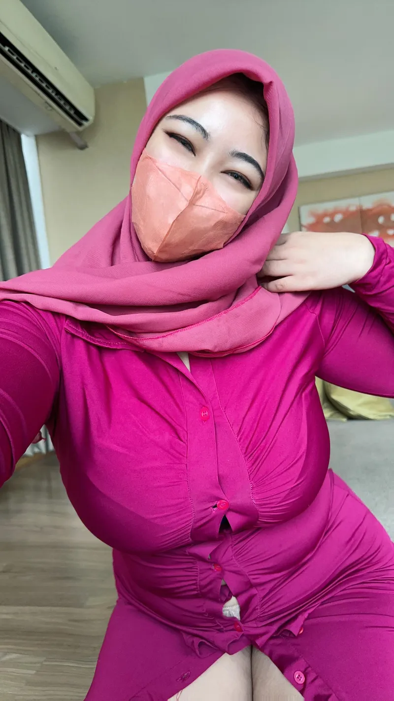 Thumbnail RetroAstroBabe Stackedd: Discover in 2busty2hide Category