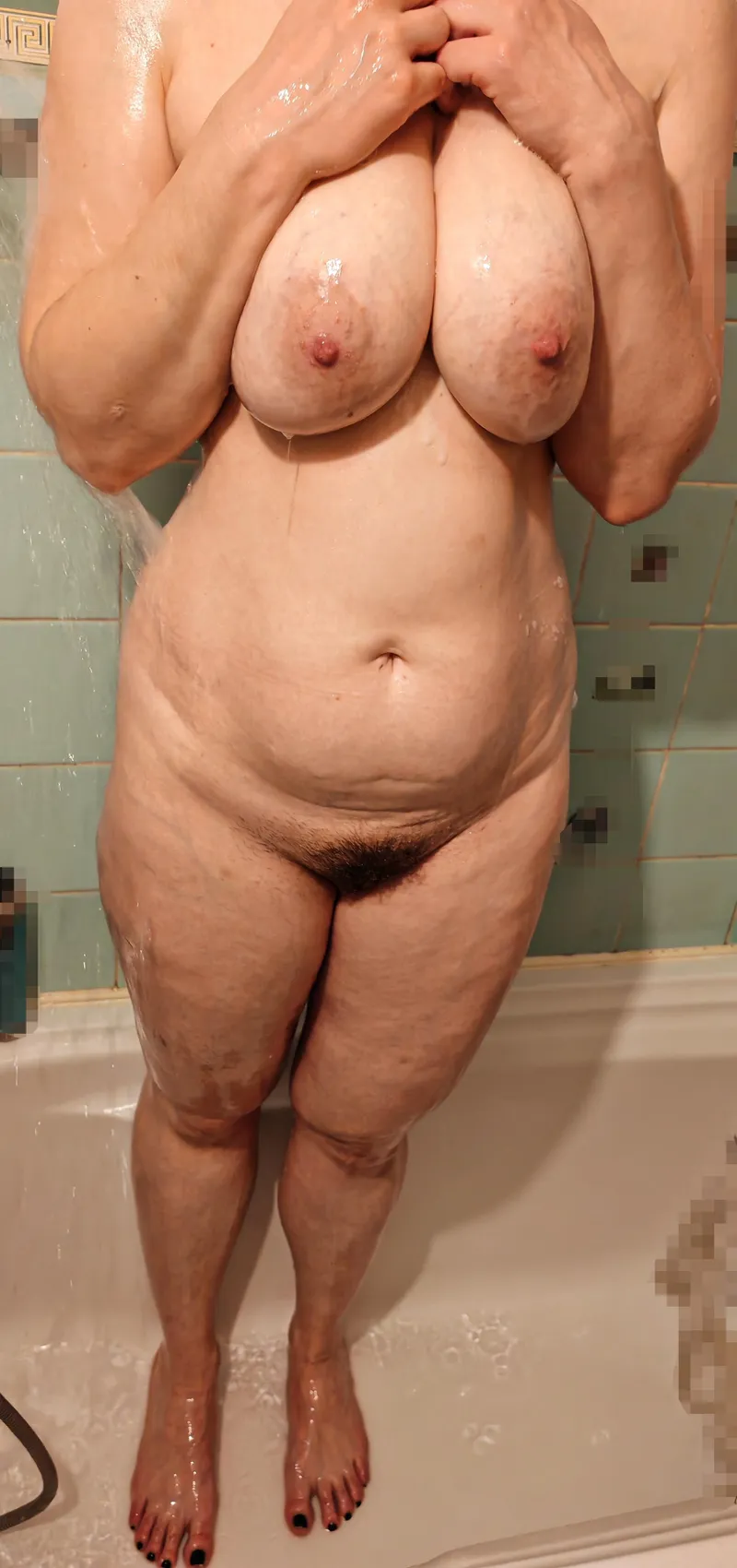 Thumbnail Celebrating Mom Bod Beauty: Confidence from within | mommy_time