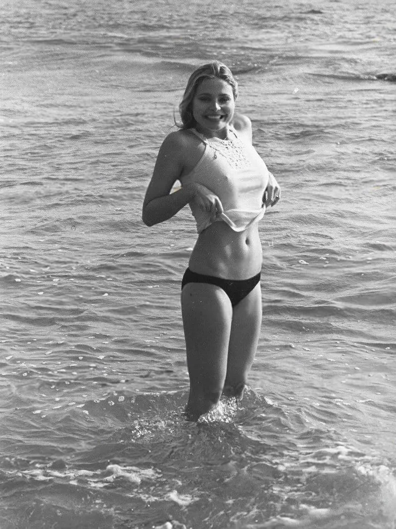 Thumbnail bil_sabab's Unveiling: Priscilla Barnes (1976) in VintageSmut