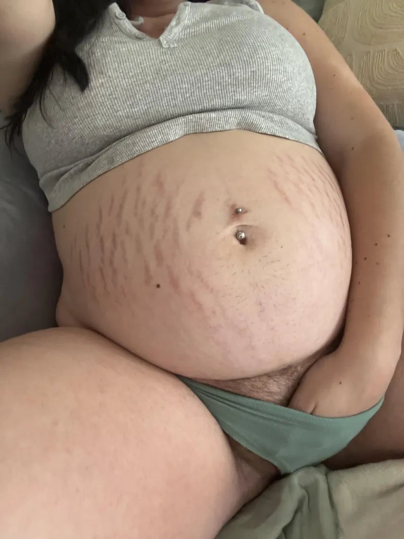Thumbnail Sexiest pregnant milf on the block by Ivorylux