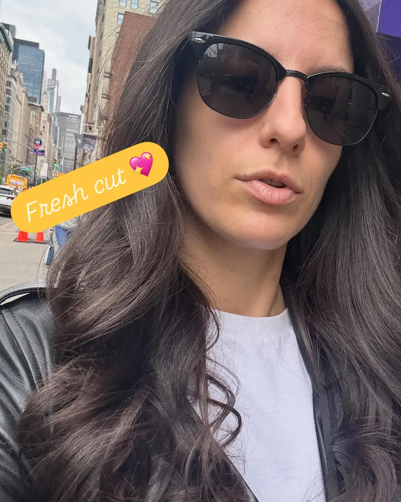 Thumbnail ellixraven's Enchanting Mane: Embracing Jewish Babe Charm