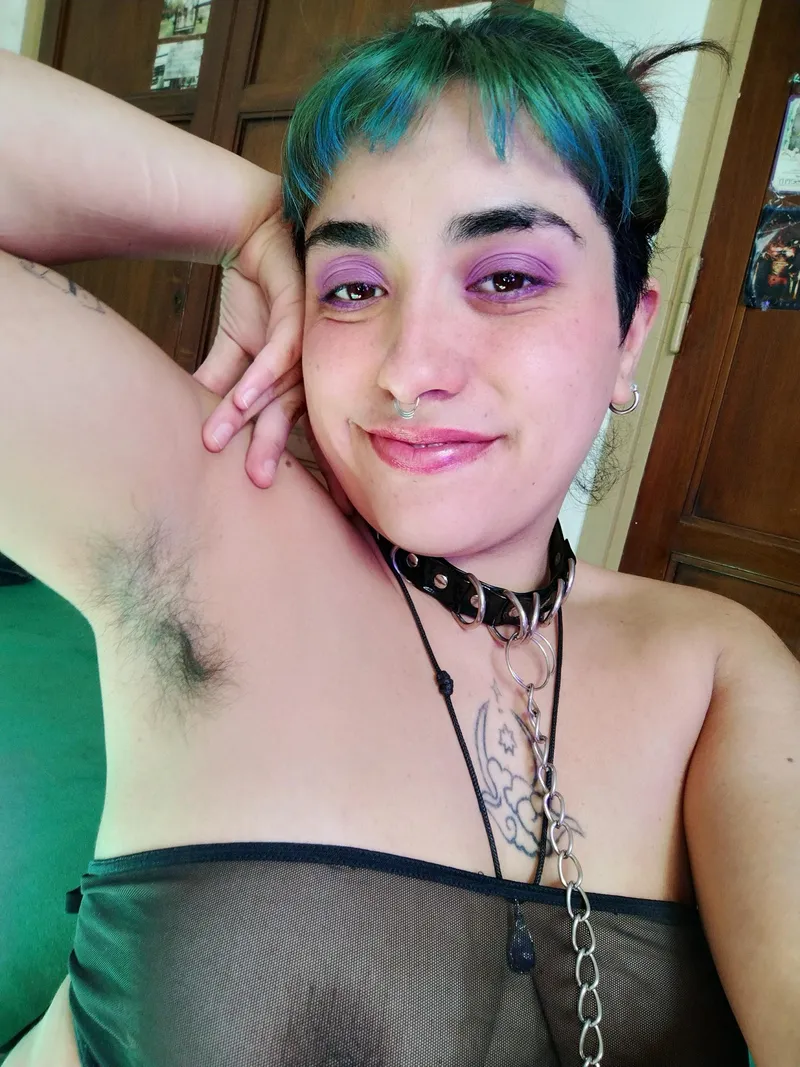 Thumbnail lebrava's Reflection: Embracing Natural Beauty with a Smile