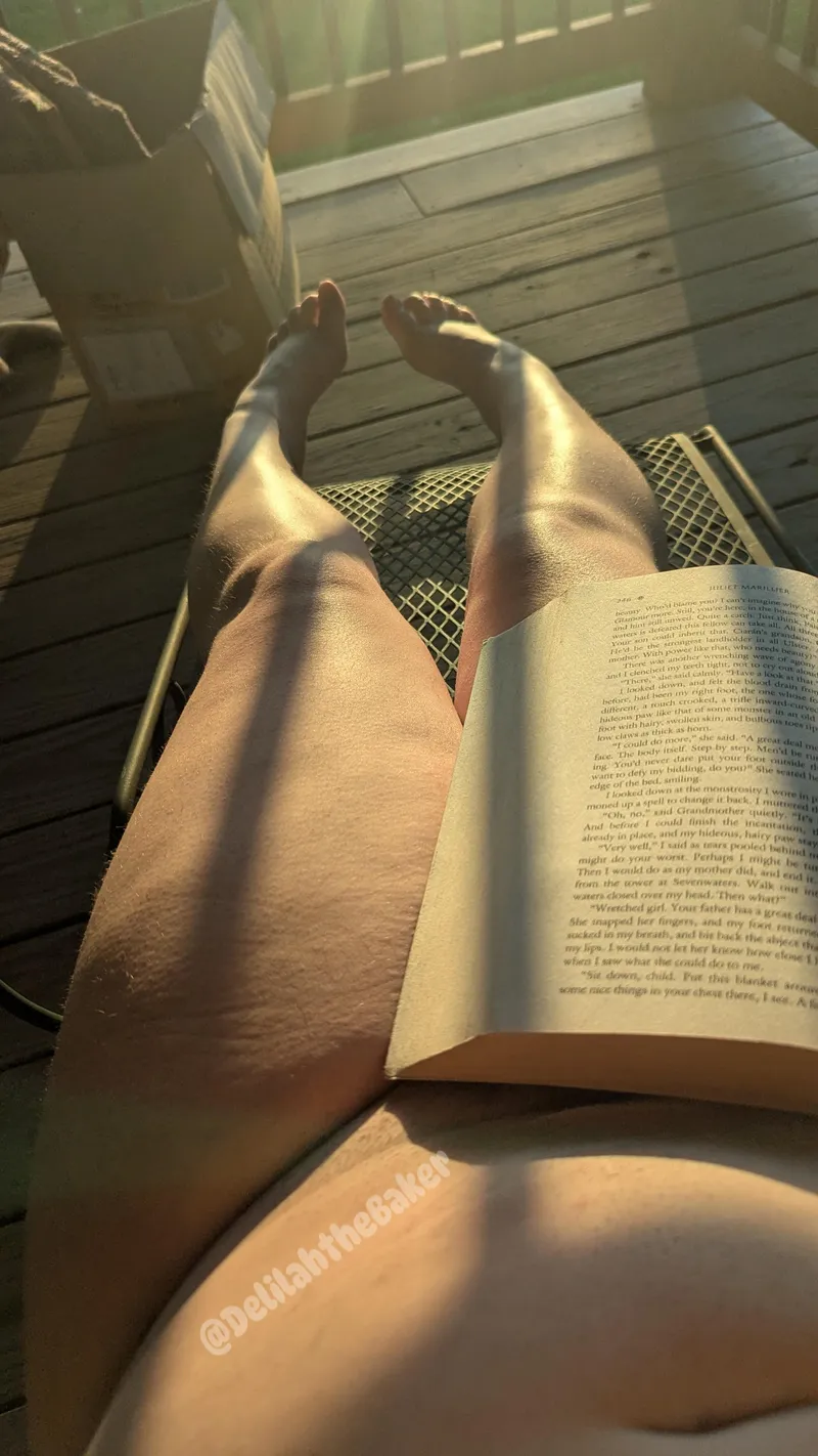 Thumbnail Thicker: Relaxing Moment - DelilahTheBaker's Evening Read