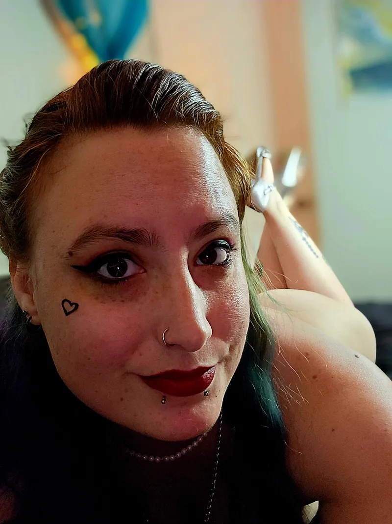 Thumbnail Pearls, Heels, and Desires: Delve into Miss_Evie_Kat's World from OnlyFans101