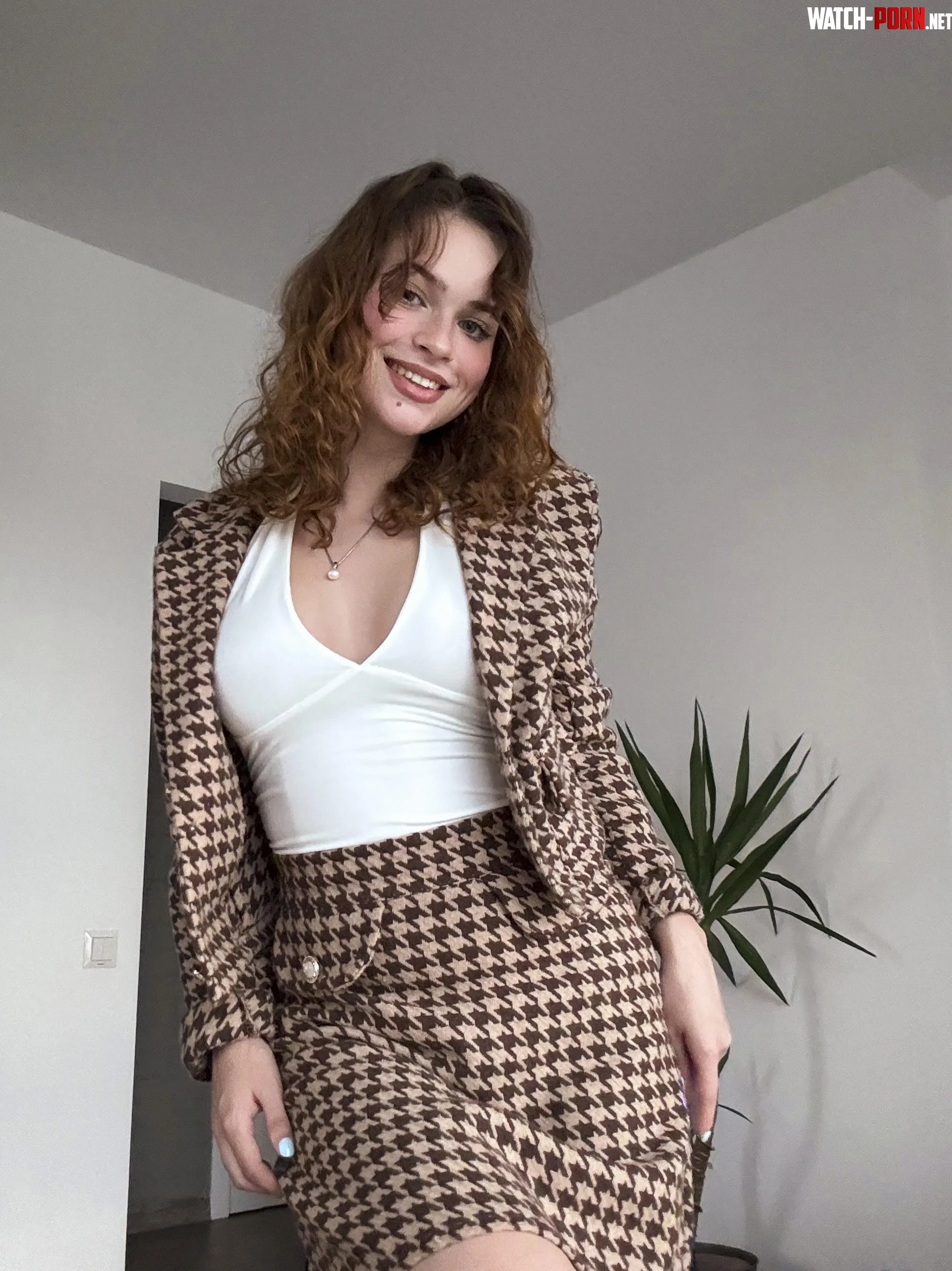 Braless and in a vintage skirt! Pretty look for brunch? by pumpkinpieRi