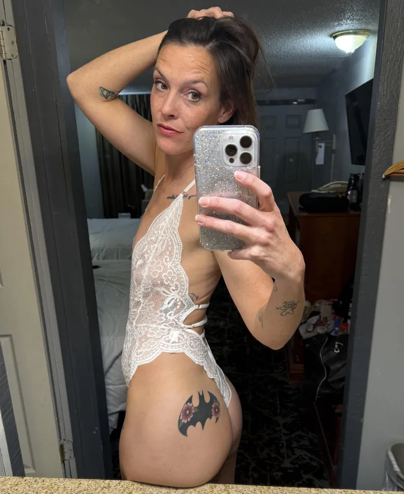 Thumbnail Hedontastical: Reviving Mom Glow post Four Kids | MILF Success