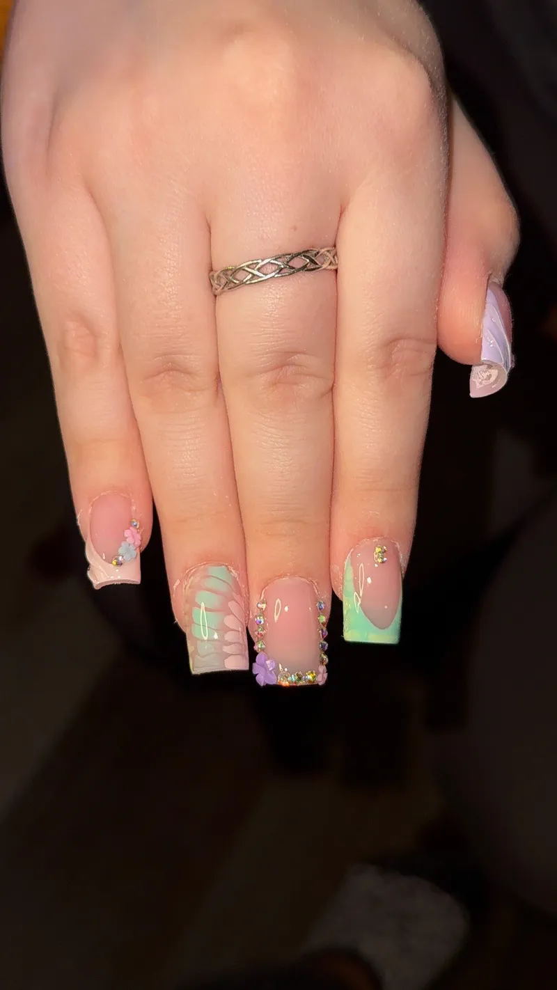 Thumbnail AlarmingPlant7420 Unveils a Fresh Stunning Nail Set