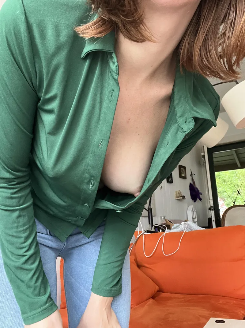 Thumbnail Peek-a-Boo: A Sultry Glimpse Just for You | Purple-Amelia