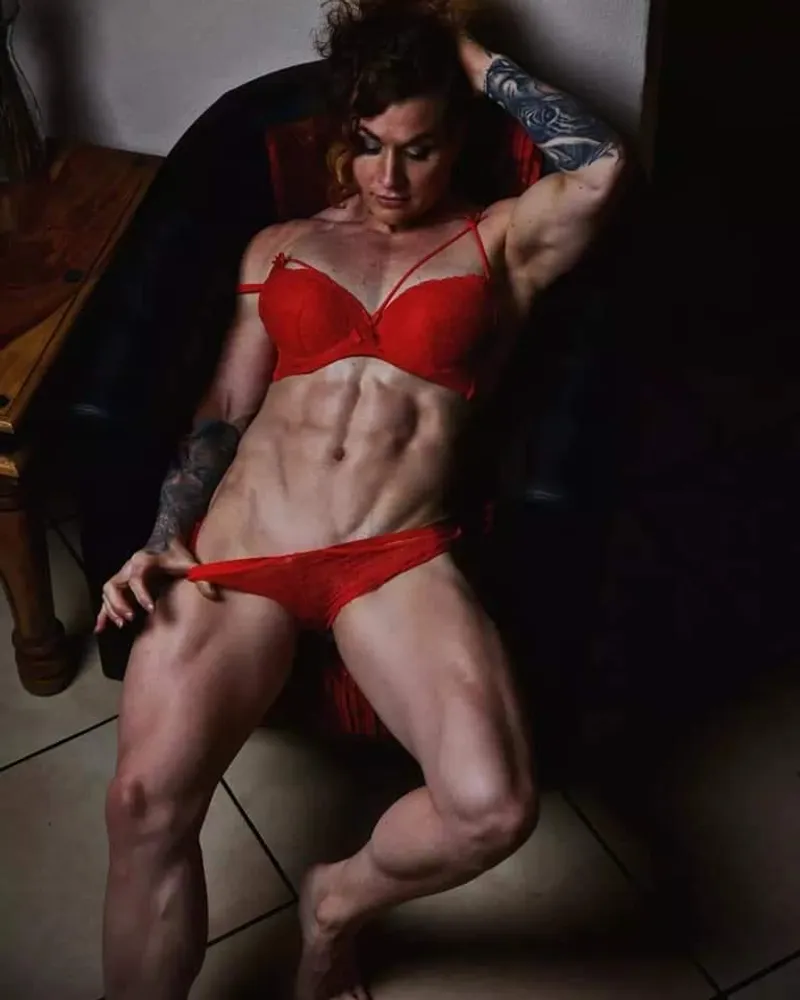 Thumbnail Leekeyrouz Rocks Red Lingerie to Match Fiery Hair