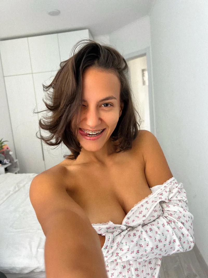 Thumbnail Sensational Instagram Beauty: Unveiling Karina_Hodosevich