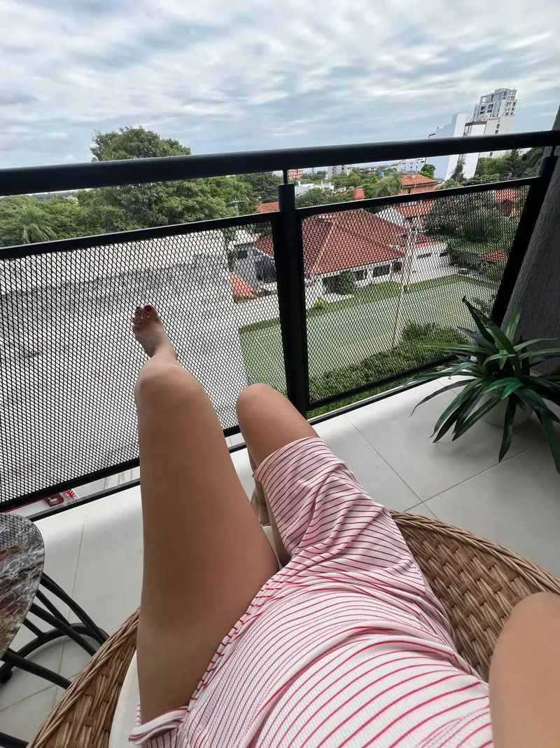 Thumbnail Best Views Beyond Landscape: Exquisite Leg Revelations