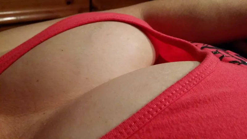 Thumbnail Exploring Downblouse Charm: What Counts as Downblouse? | XOMariaG