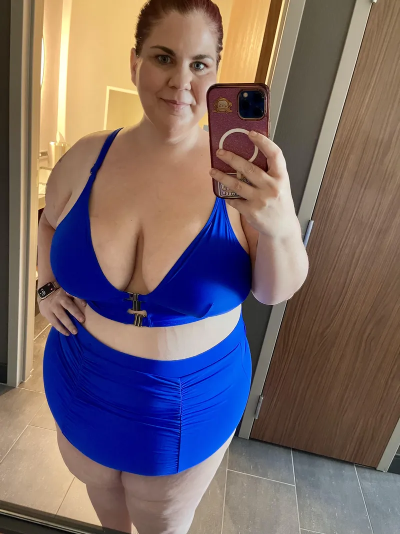Thumbnail Poolside Yearnings: sweetninnocent77's BBW Confession