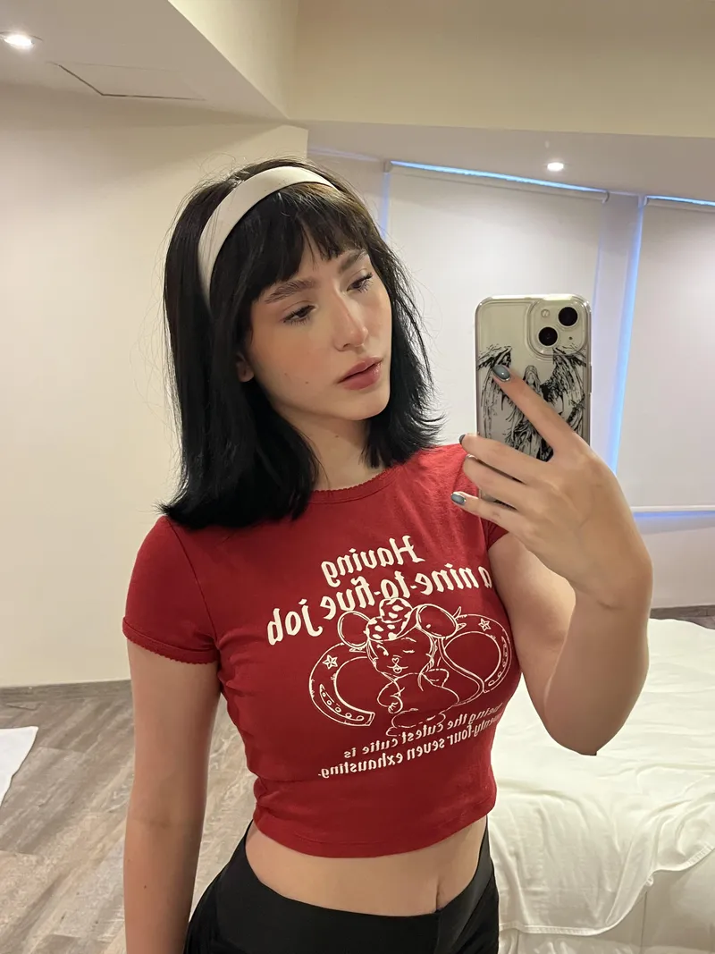 Thumbnail Violetahill's Pre-Coffee Selfie on Croptopgirls