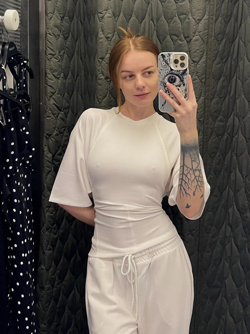 Thumbnail White Color Magic: Lady_Muerta's Pokies Fashion