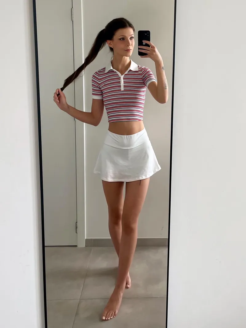 Thumbnail Slim Legs for Fans: Appreciating Elegance
