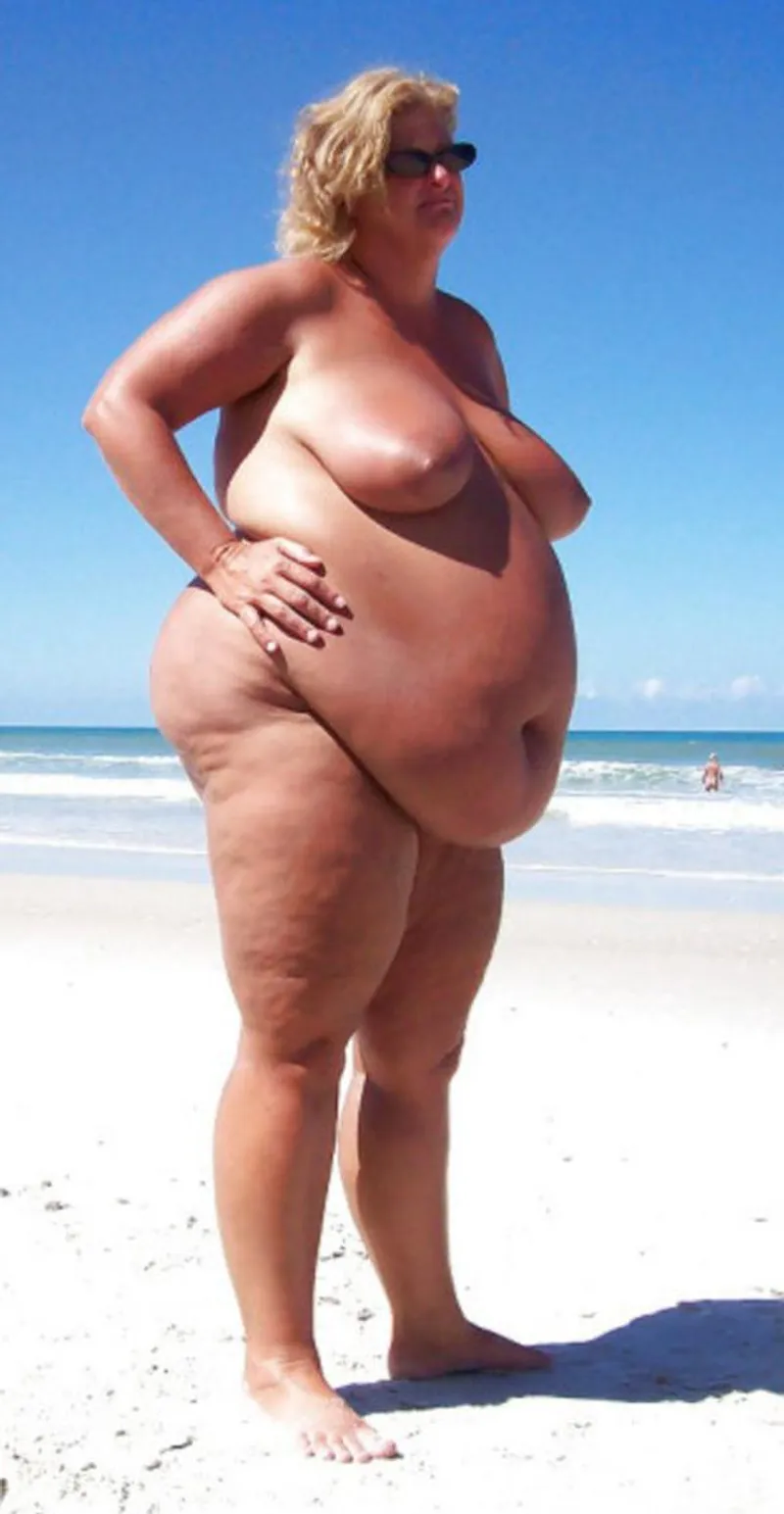 Thumbnail Discover the Wonder of Plus-Size Beauty with Green-Salary9555