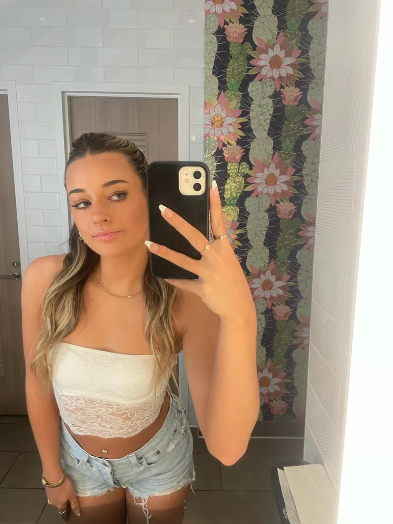 Thumbnail Seductive Allure: Fashion Fun with chloewarrenn
